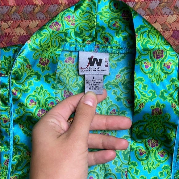 SOLD ❤️ VINTAGE SILKY ORNATE DAMASK ROBE - Picture 4 of 5